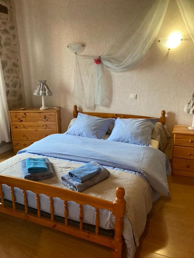Lo Soulenquo A Fonteilles Sur Le Gr 65 Panzió Golinhac Kültér fotó