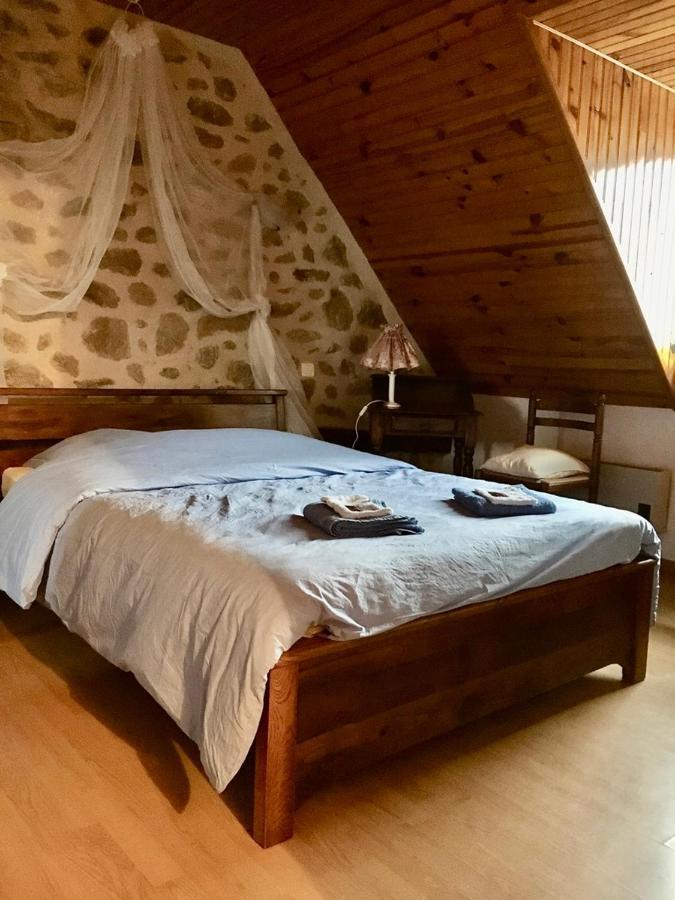 Lo Soulenquo A Fonteilles Sur Le Gr 65 Panzió Golinhac Kültér fotó