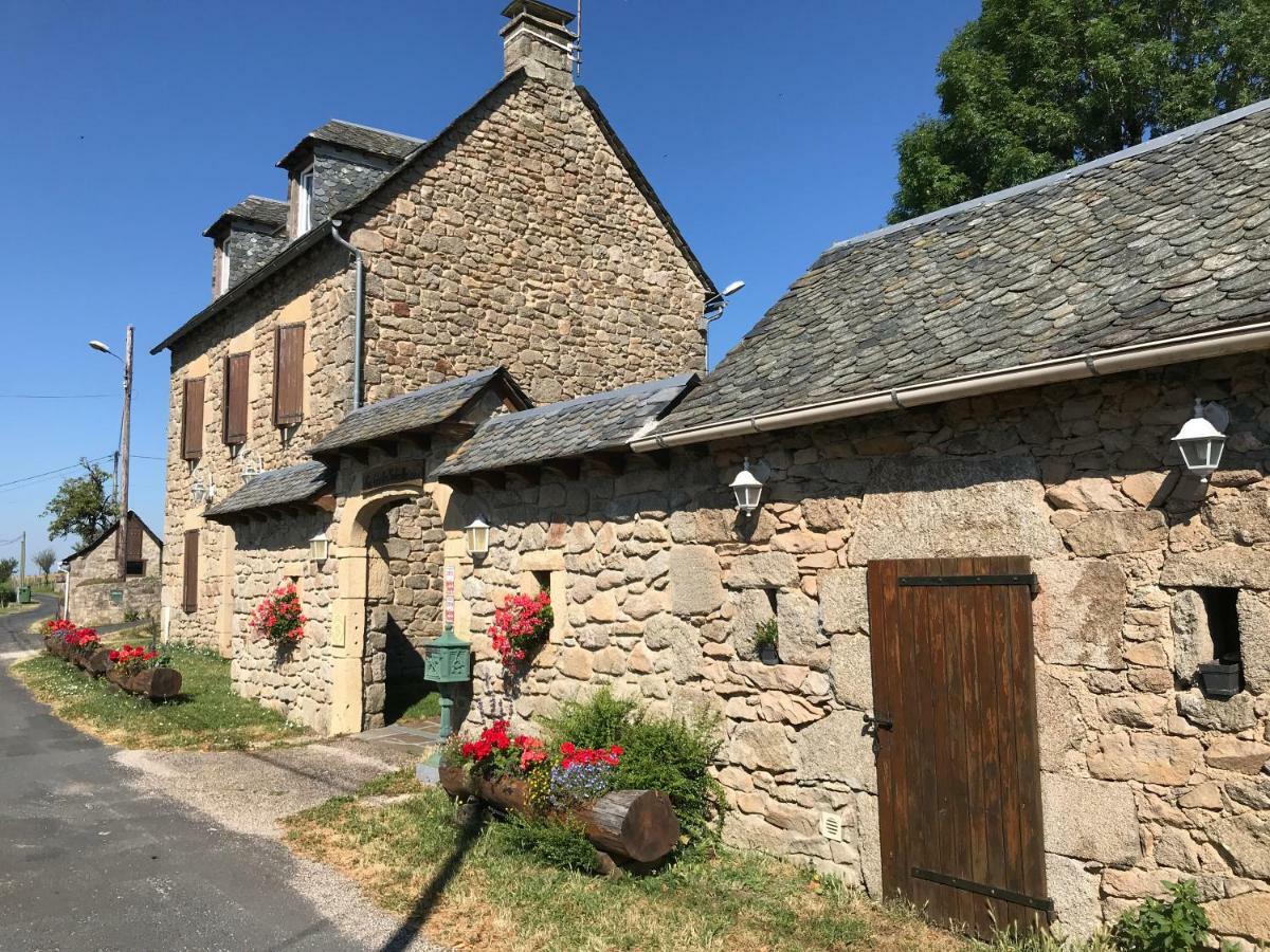 Lo Soulenquo A Fonteilles Sur Le Gr 65 Panzió Golinhac Kültér fotó